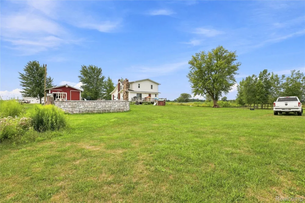 8647 Middleton Road Venice Township, MI 48817