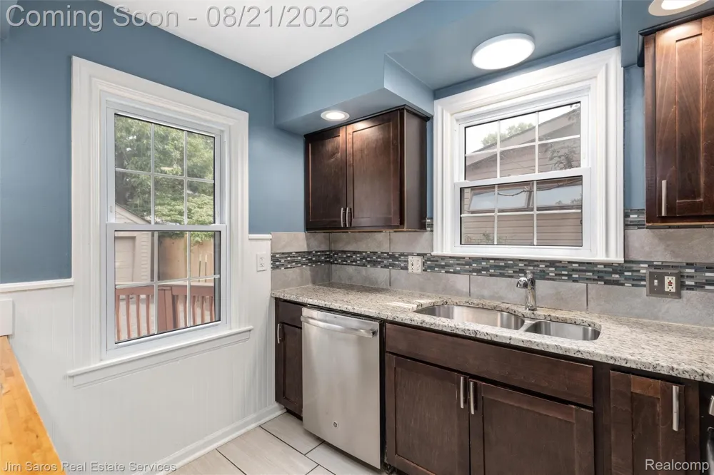 288 Moran Road Grosse Pointe Farms City, MI 48236