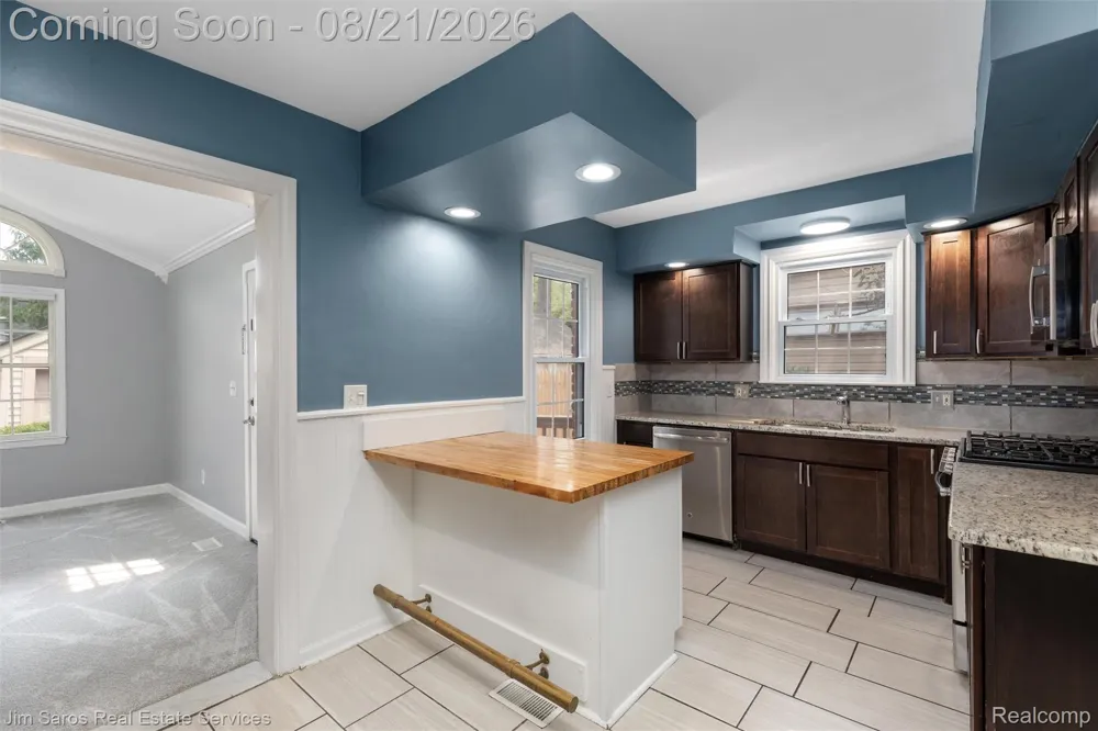 288 Moran Road Grosse Pointe Farms City, MI 48236