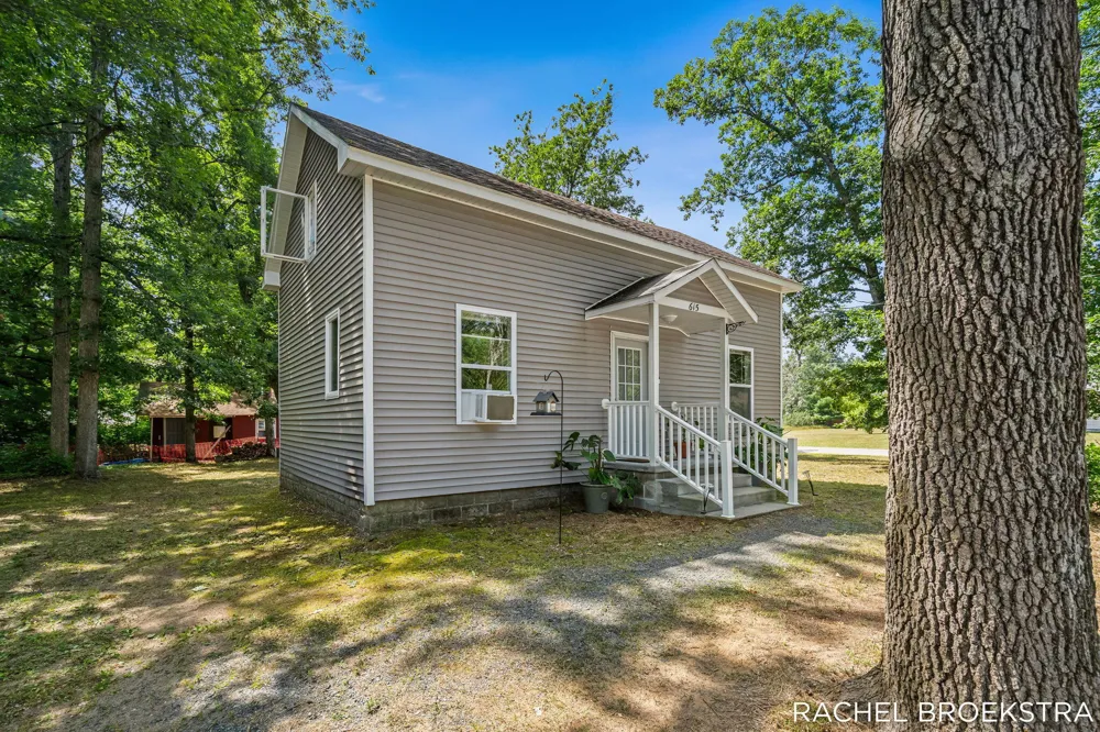 615 6th Street Unknown, MI 49304