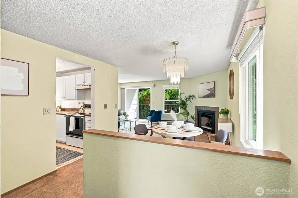 19857 25th Avenue NE #201 Shoreline, WA 98155