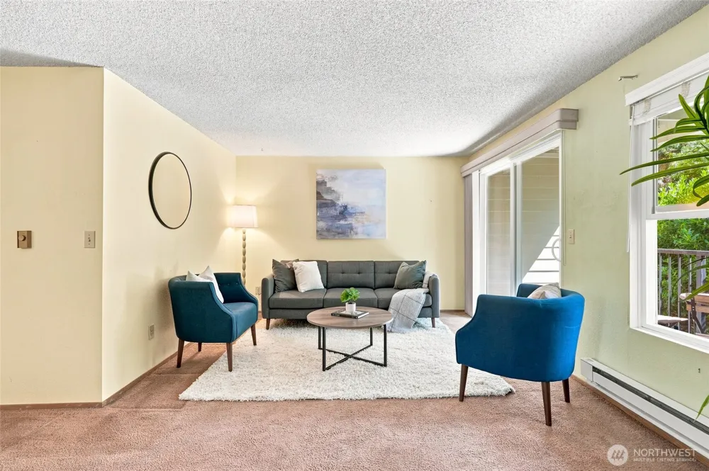 19857 25th Avenue NE #201 Shoreline, WA 98155