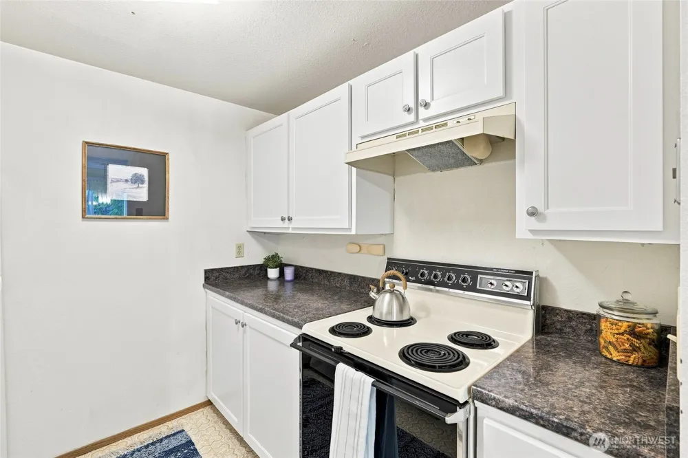 19857 25th Avenue NE #201 Shoreline, WA 98155