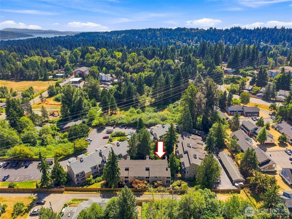 19857 25th Avenue NE #201 Shoreline, WA 98155