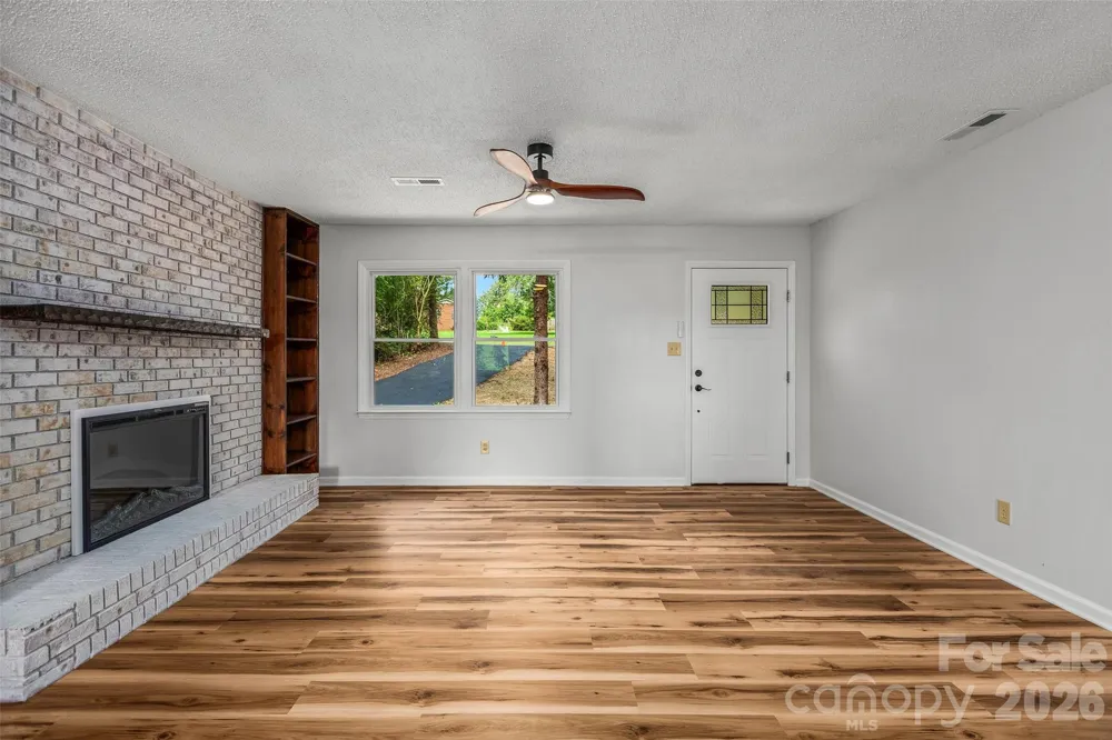 248 Harriet Lane Statesville, NC 28625