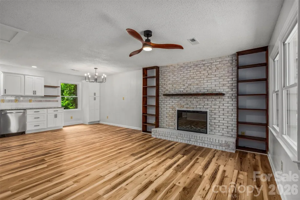 248 Harriet Lane Statesville, NC 28625