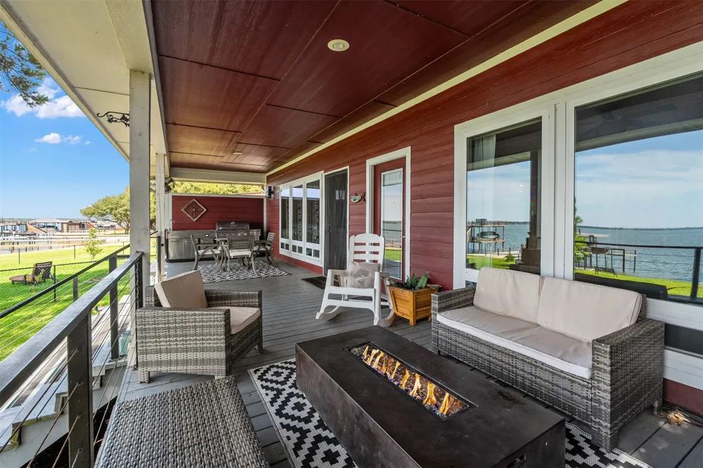 109 Briarwood Drive Gun Barrel City, TX 75156