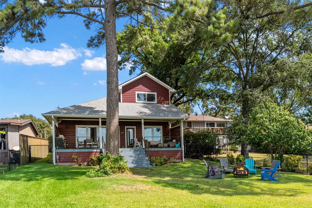 109 Briarwood Drive Gun Barrel City, TX 75156
