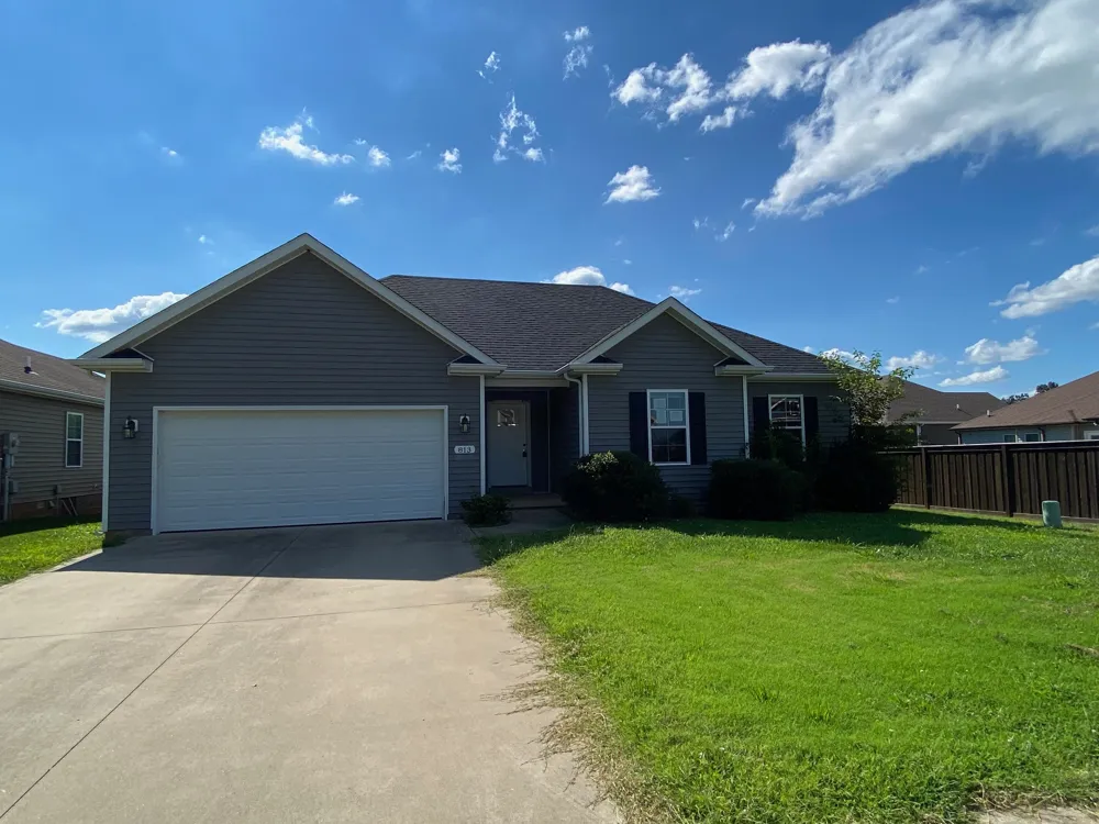 813 Pleasant Meadow Ln Bowling Green, KY 42101