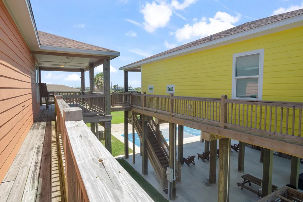 933 Magnolia Ln Lane Port Bolivar, TX 77650