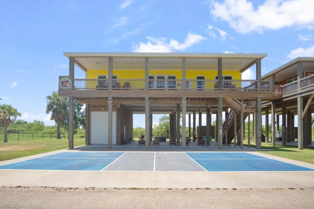 933 Magnolia Ln Lane Port Bolivar, TX 77650