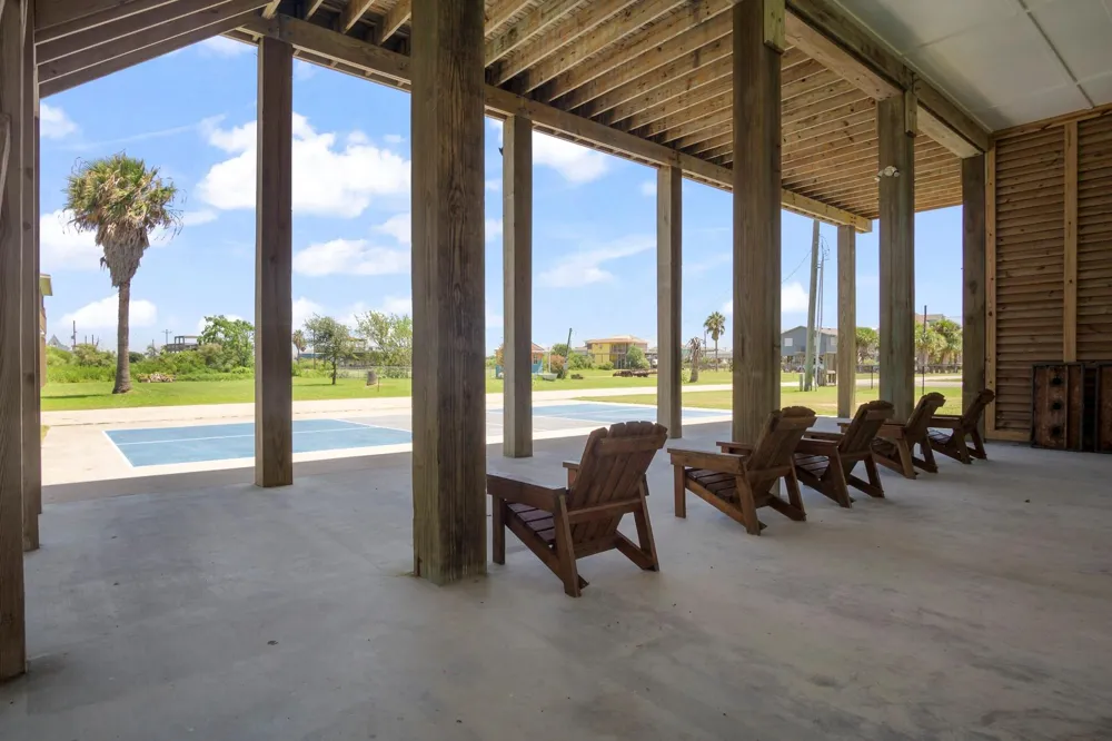 933 Magnolia Ln Lane Port Bolivar, TX 77650