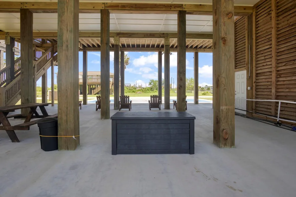 933 Magnolia Ln Lane Port Bolivar, TX 77650