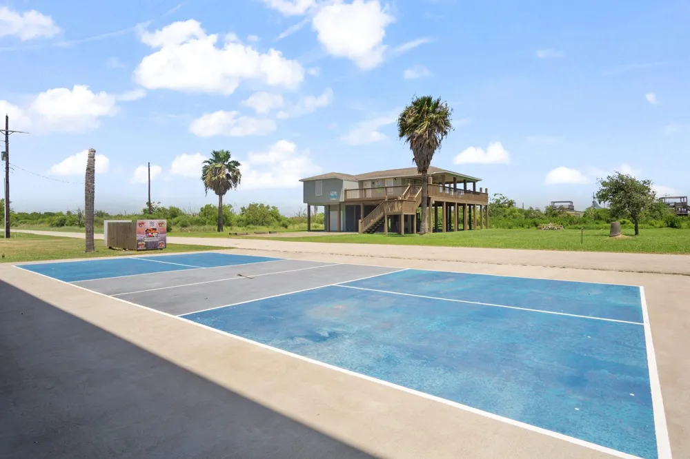 933 Magnolia Ln Lane Port Bolivar, TX 77650