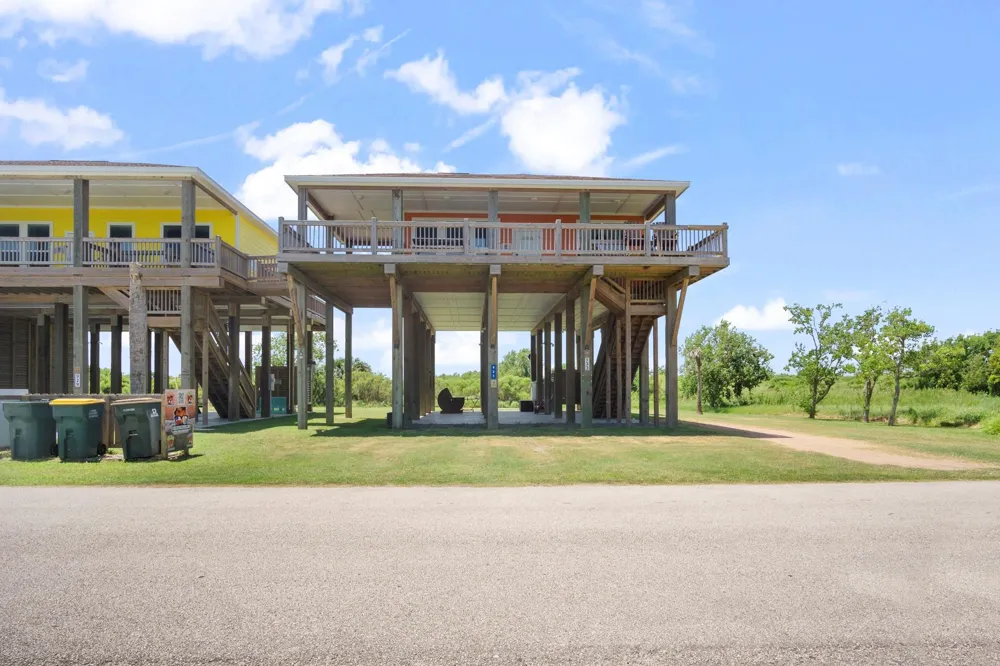 933 Magnolia Ln Lane Port Bolivar, TX 77650