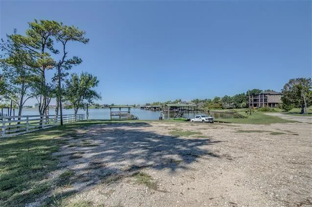 245 Water Oak Livingston, TX 77351