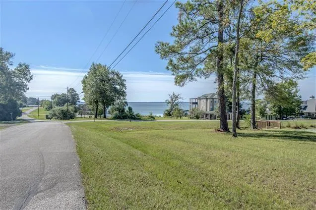 245 Water Oak Livingston, TX 77351