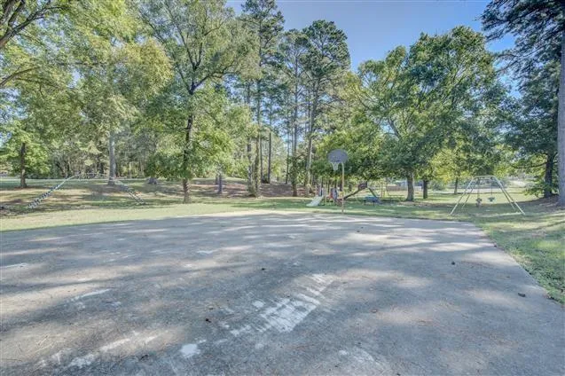 245 Water Oak Livingston, TX 77351