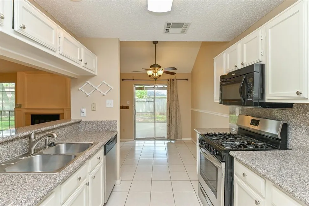 4011 Issacks Way Sugar Land, TX 77479