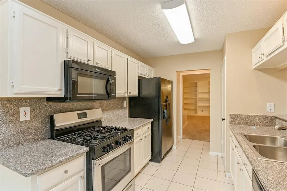 4011 Issacks Way Sugar Land, TX 77479
