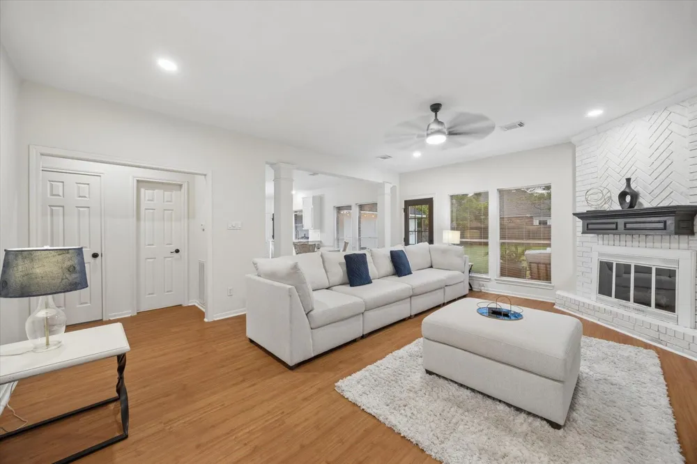 4419 Three Rivers Drive Sugar Land, TX 77478