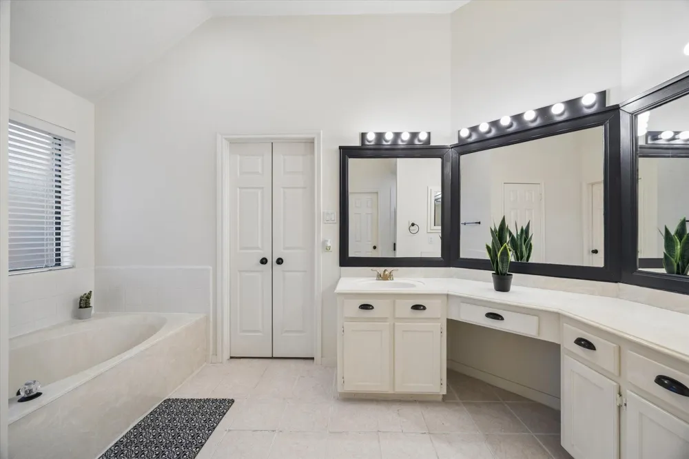 4419 Three Rivers Drive Sugar Land, TX 77478