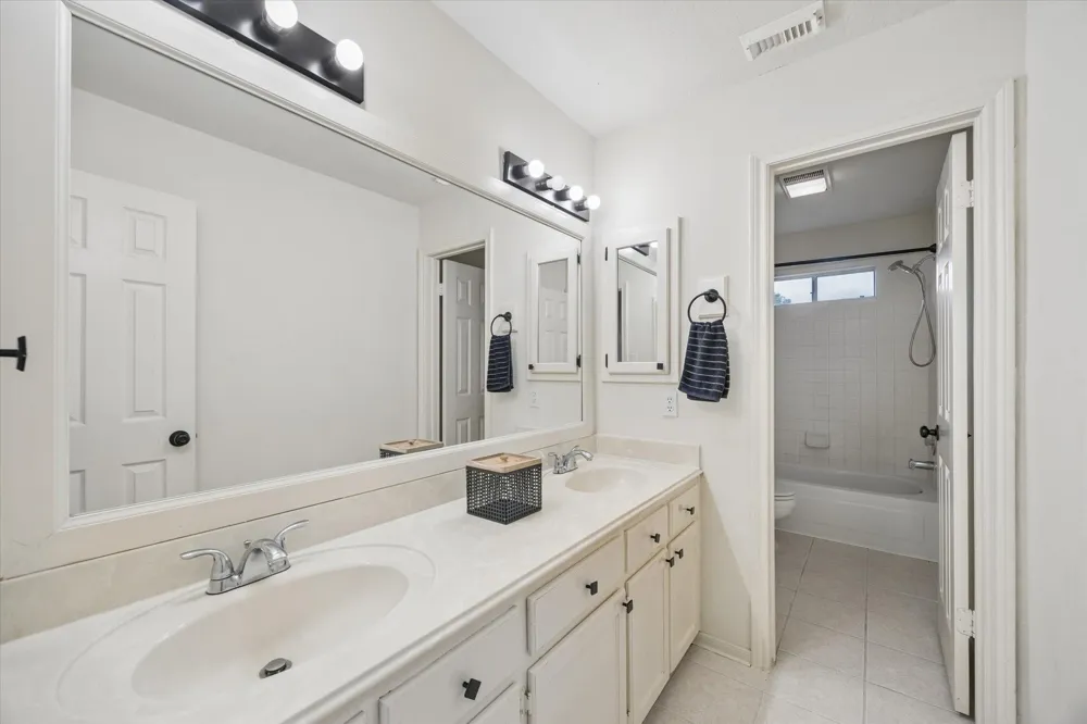 4419 Three Rivers Drive Sugar Land, TX 77478