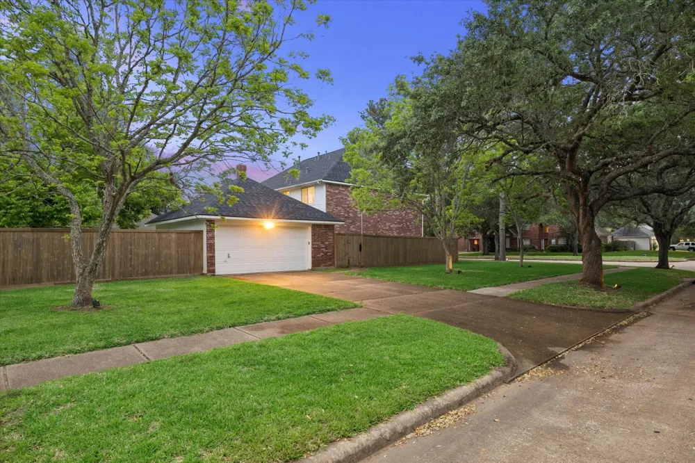 4419 Three Rivers Drive Sugar Land, TX 77478