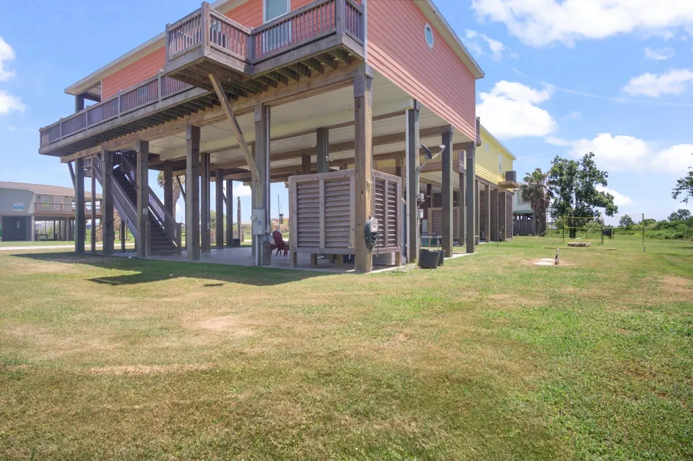 933 Magnolia Lane Bolivar Peninsula, TX 77650