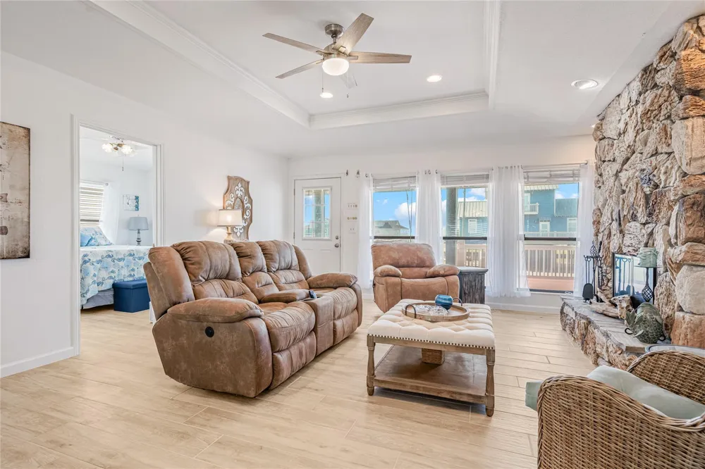 3225 Sea Castle Drive Crystal Beach, TX 77650