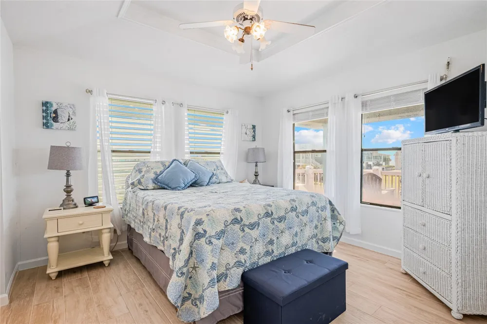3225 Sea Castle Drive Crystal Beach, TX 77650
