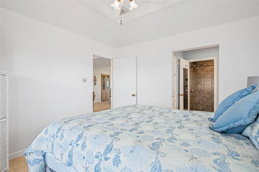 3225 Sea Castle Drive Crystal Beach, TX 77650