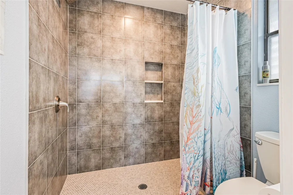 3225 Sea Castle Drive Crystal Beach, TX 77650