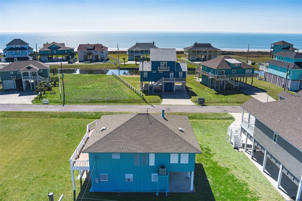 3225 Sea Castle Drive Crystal Beach, TX 77650