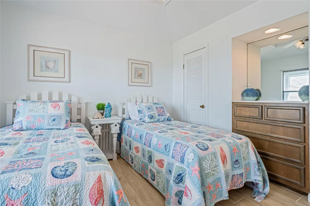 3225 Sea Castle Drive Crystal Beach, TX 77650
