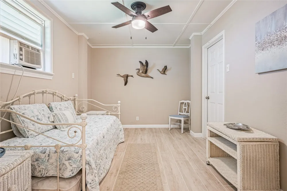 3225 Sea Castle Drive Crystal Beach, TX 77650