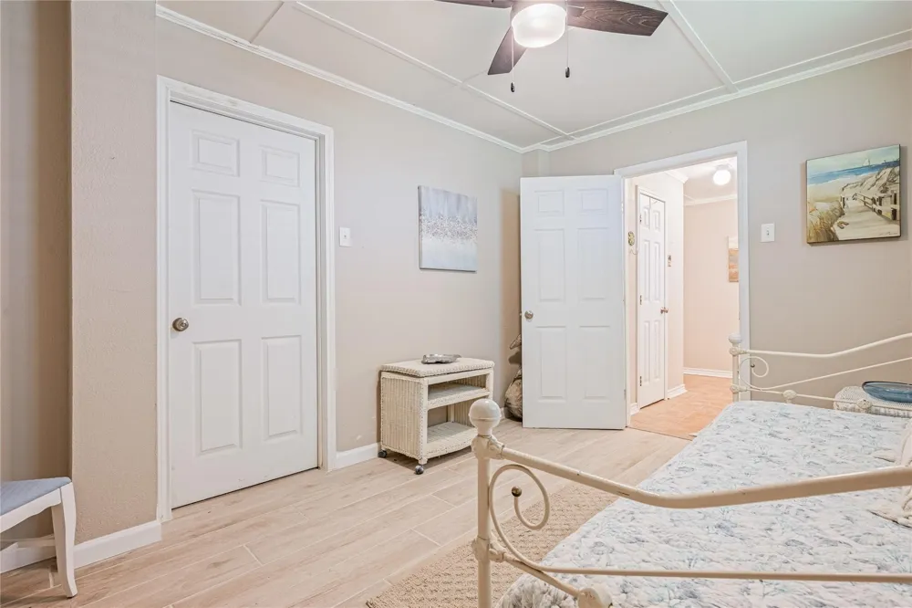 3225 Sea Castle Drive Crystal Beach, TX 77650