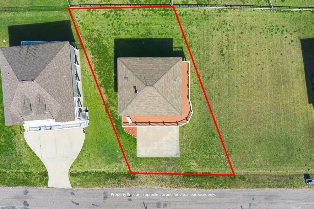 3225 Sea Castle Drive Crystal Beach, TX 77650