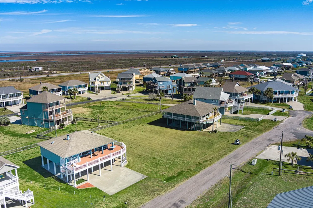 3225 Sea Castle Drive Crystal Beach, TX 77650