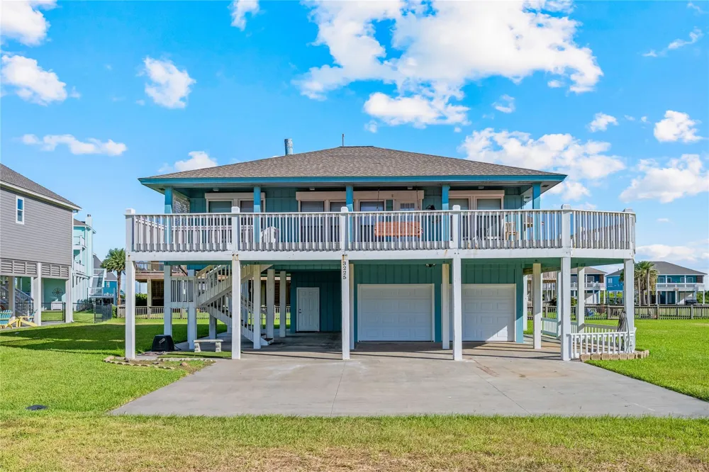 3225 Sea Castle Drive Crystal Beach, TX 77650