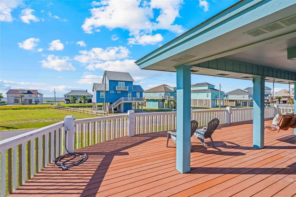 3225 Sea Castle Drive Crystal Beach, TX 77650