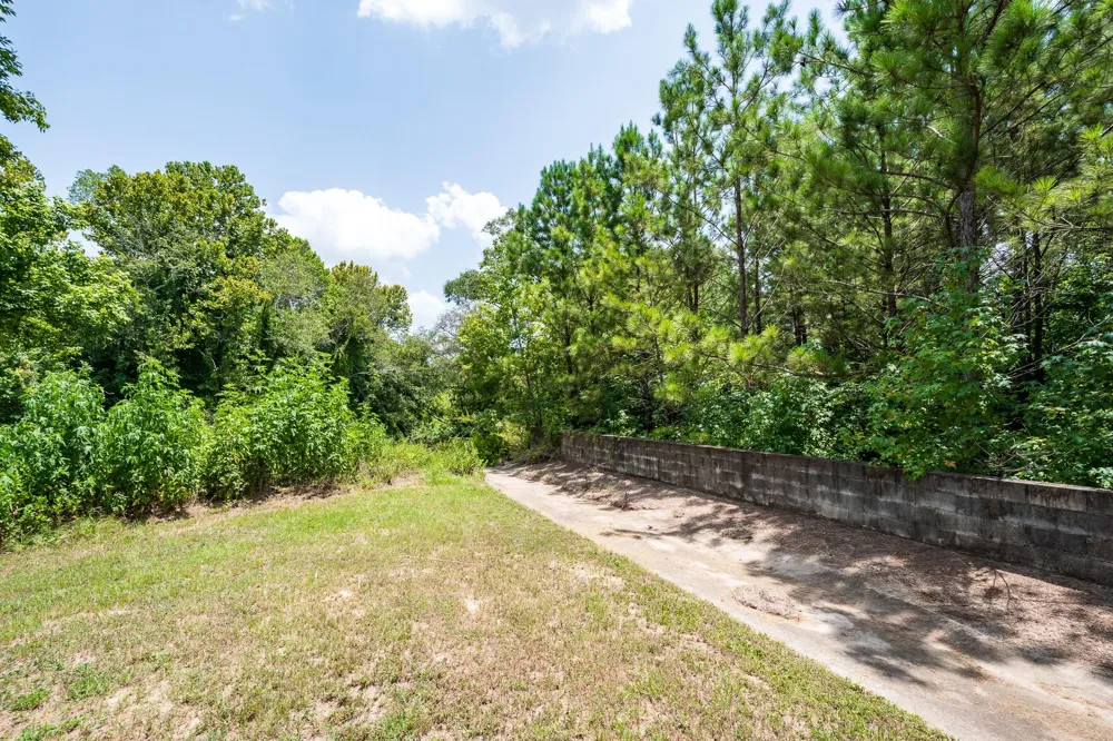 16067 Fm 1485 Road Conroe, TX 77306