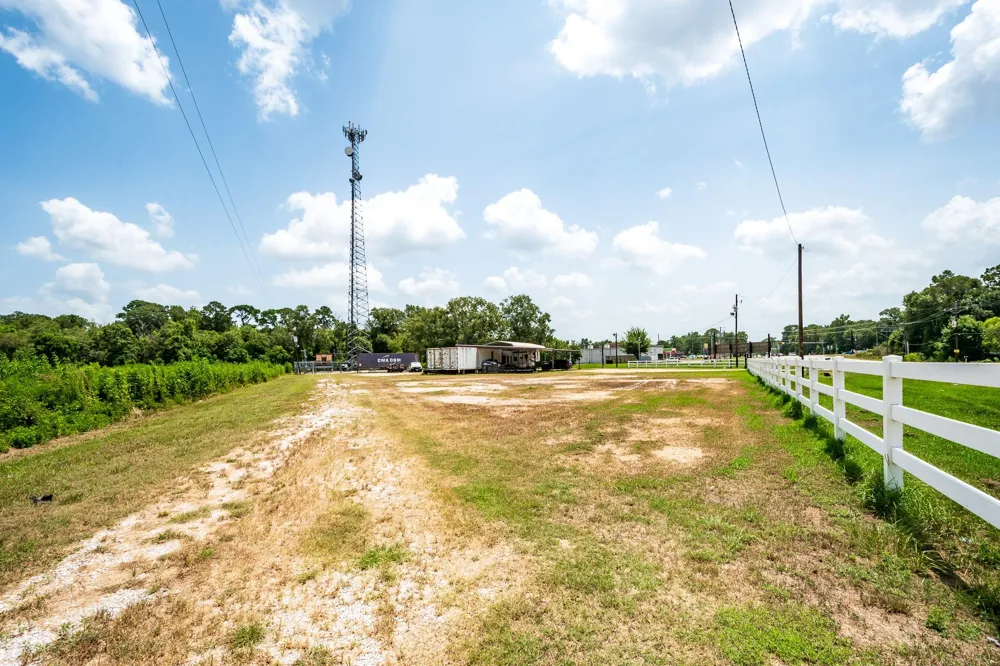 16067 Fm 1485 Road Conroe, TX 77306