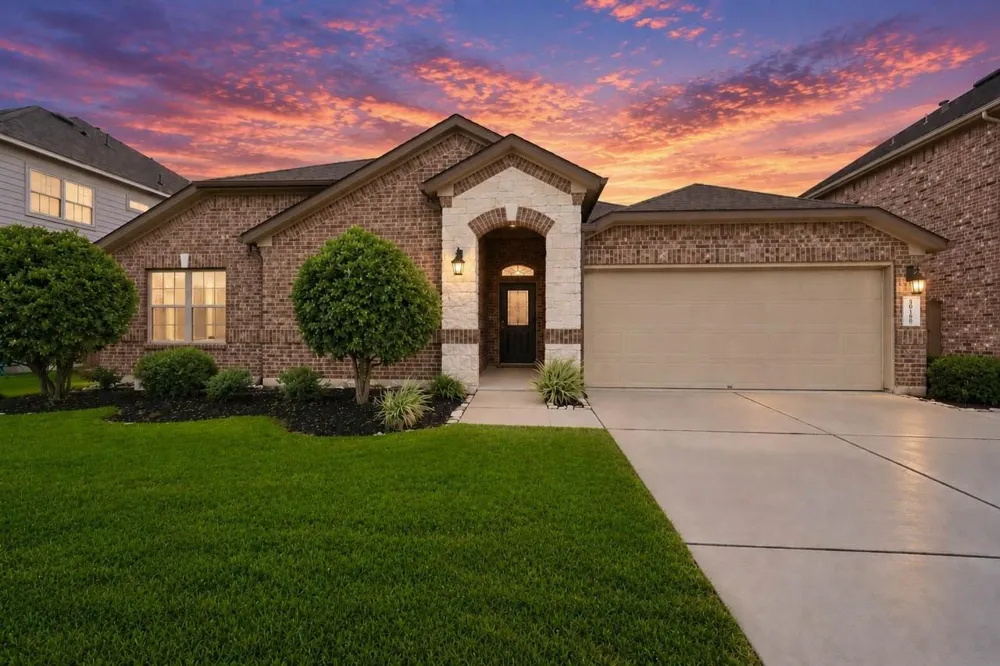 10110 Whitney Reach Drive Rosharon, TX 77583