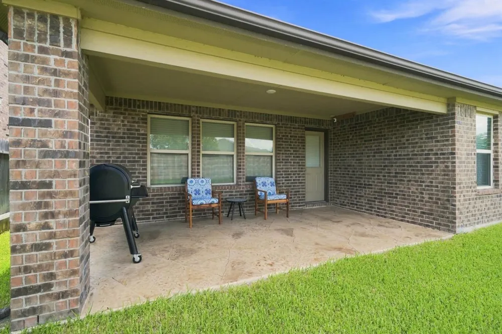 10110 Whitney Reach Drive Rosharon, TX 77583