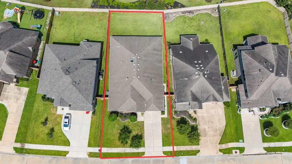 10110 Whitney Reach Drive Rosharon, TX 77583