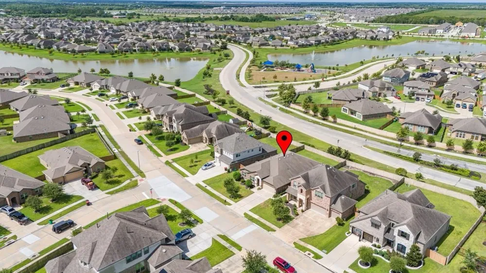 10110 Whitney Reach Drive Rosharon, TX 77583