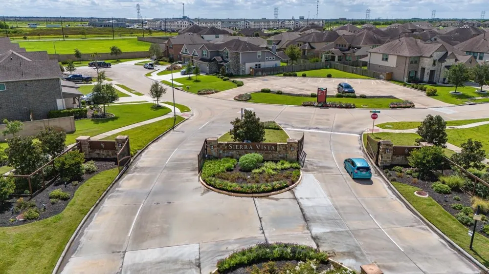 10110 Whitney Reach Drive Rosharon, TX 77583