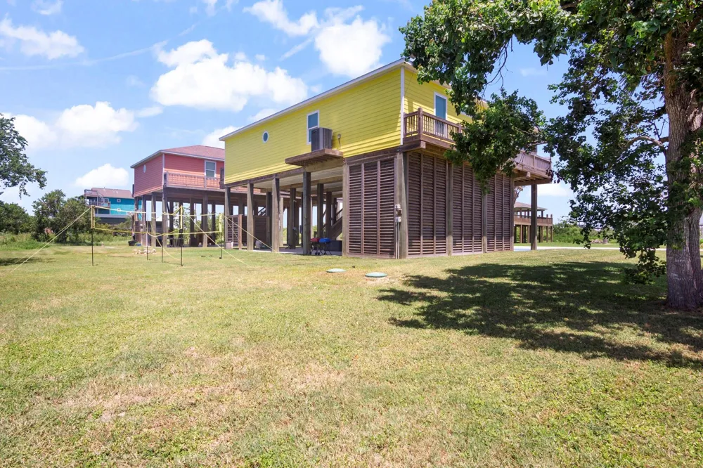 929 Magnolia Lane Port Bolivar, TX 77650