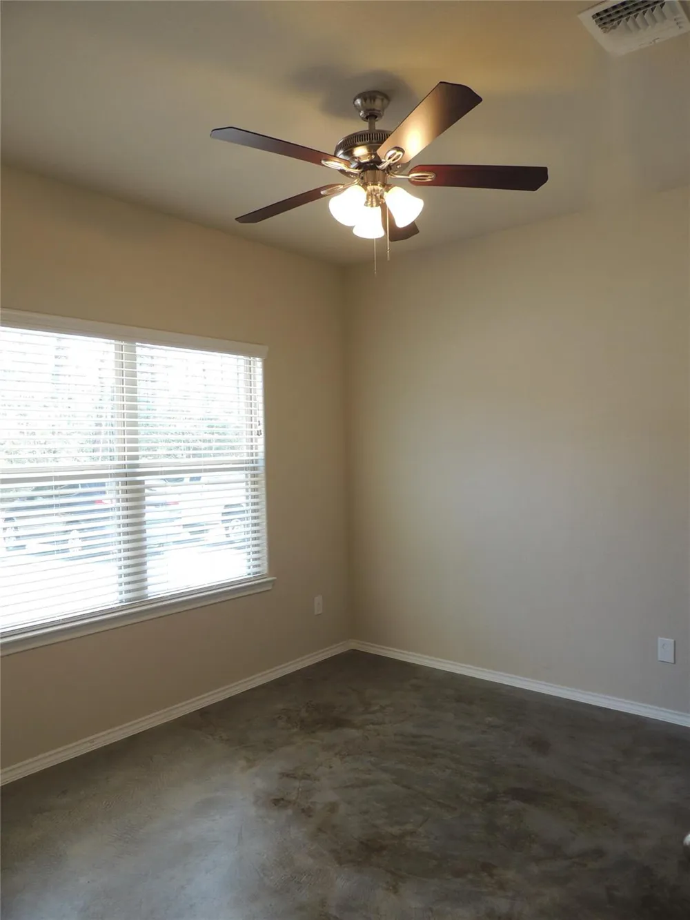 103 Summer Place Huntsville, TX 77340